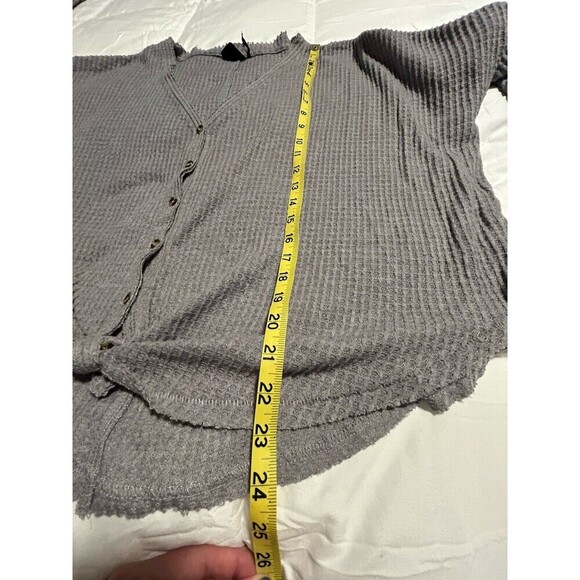 Out from Under Urban Outfitters Jojo Thermal Shirt Sz Medium Gray Waffle Knit - Picture 10 of 10